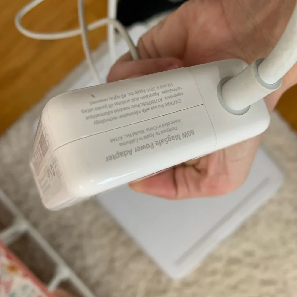 60W magsafe power adapter